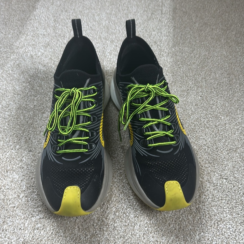 Gucci Men’s Sneakers - Picture 3 of 10